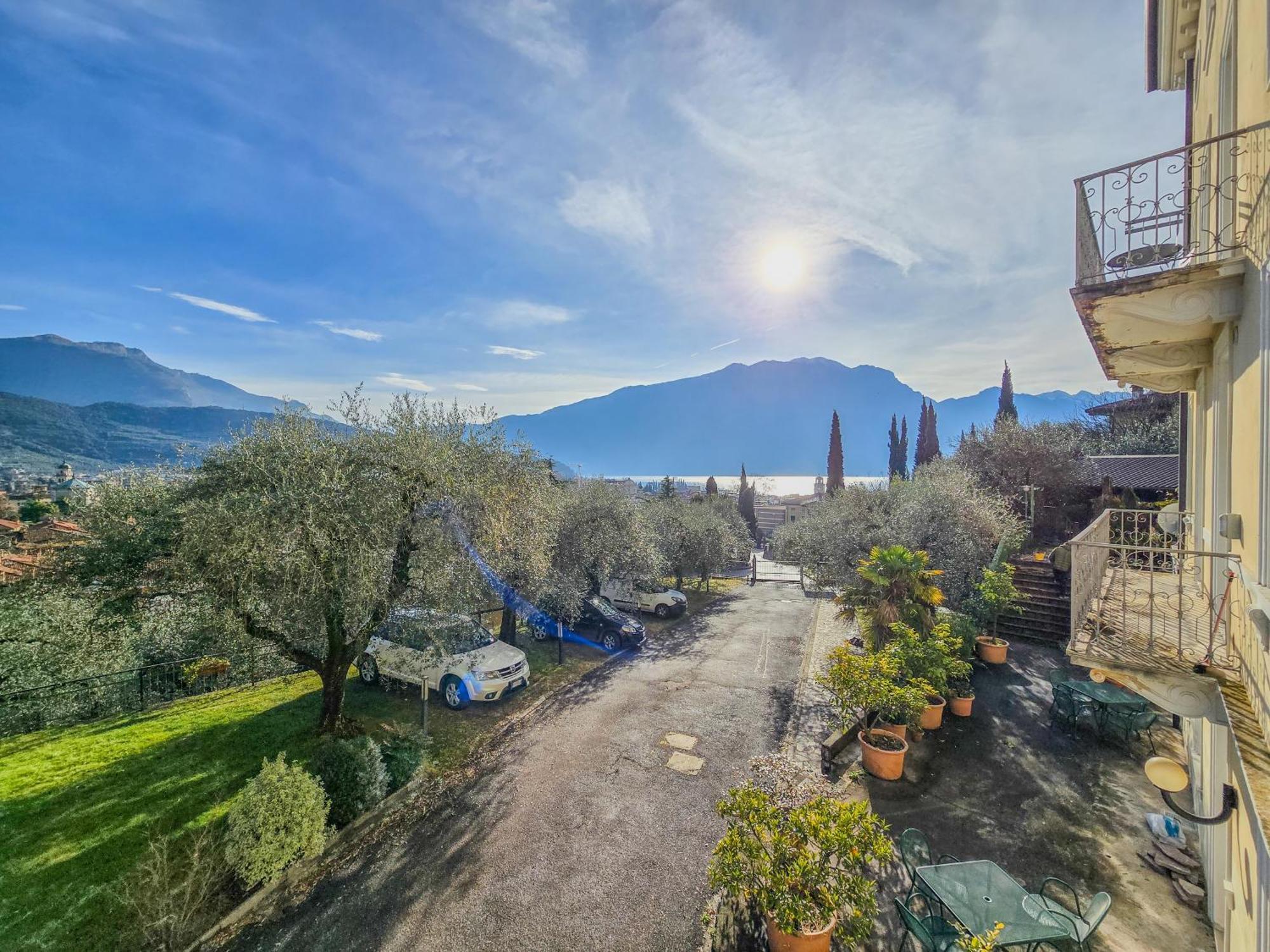 Aparthotel Englovacanze Riva del Garda Eksteriør billede