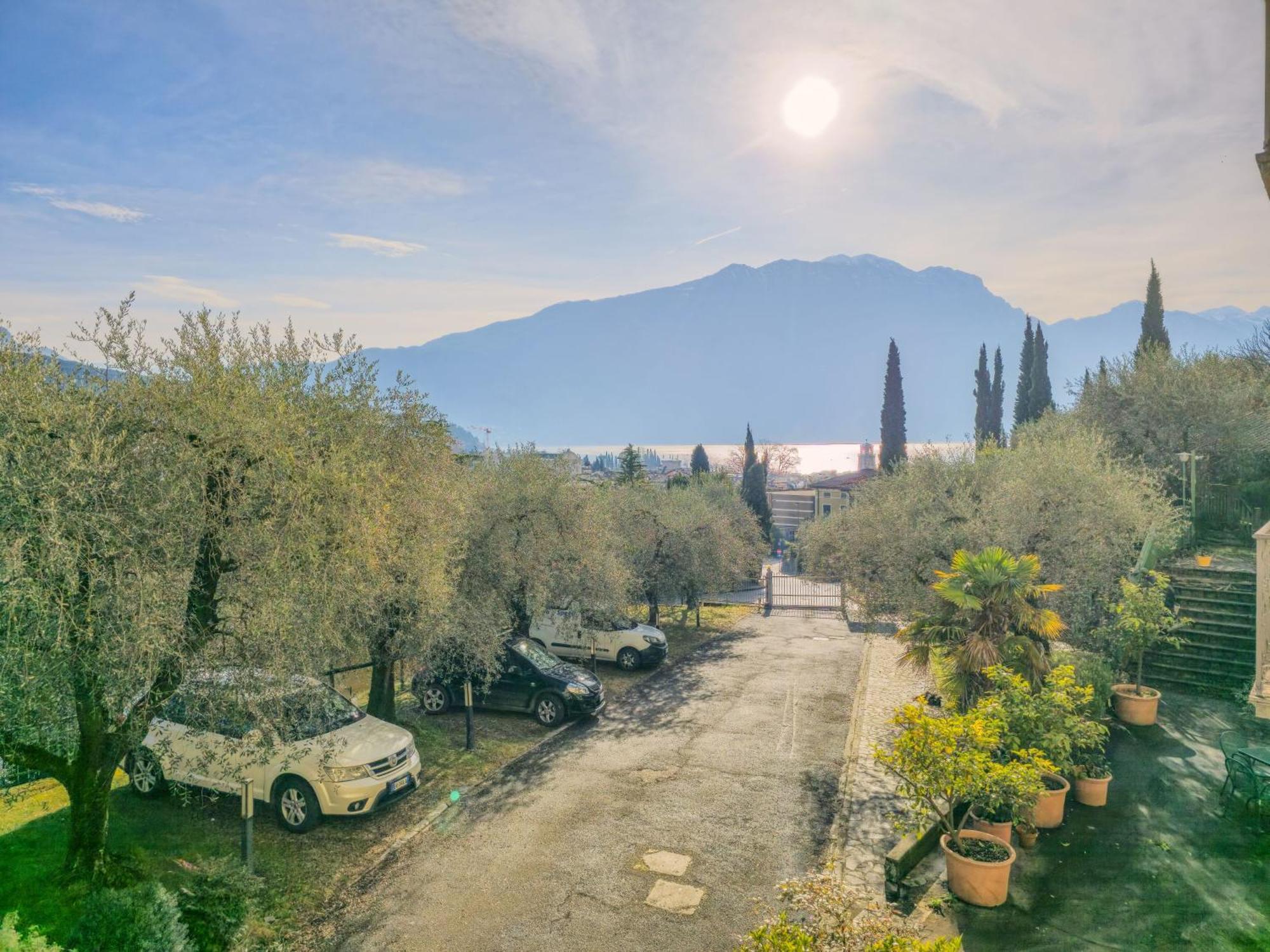 Aparthotel Englovacanze Riva del Garda Eksteriør billede