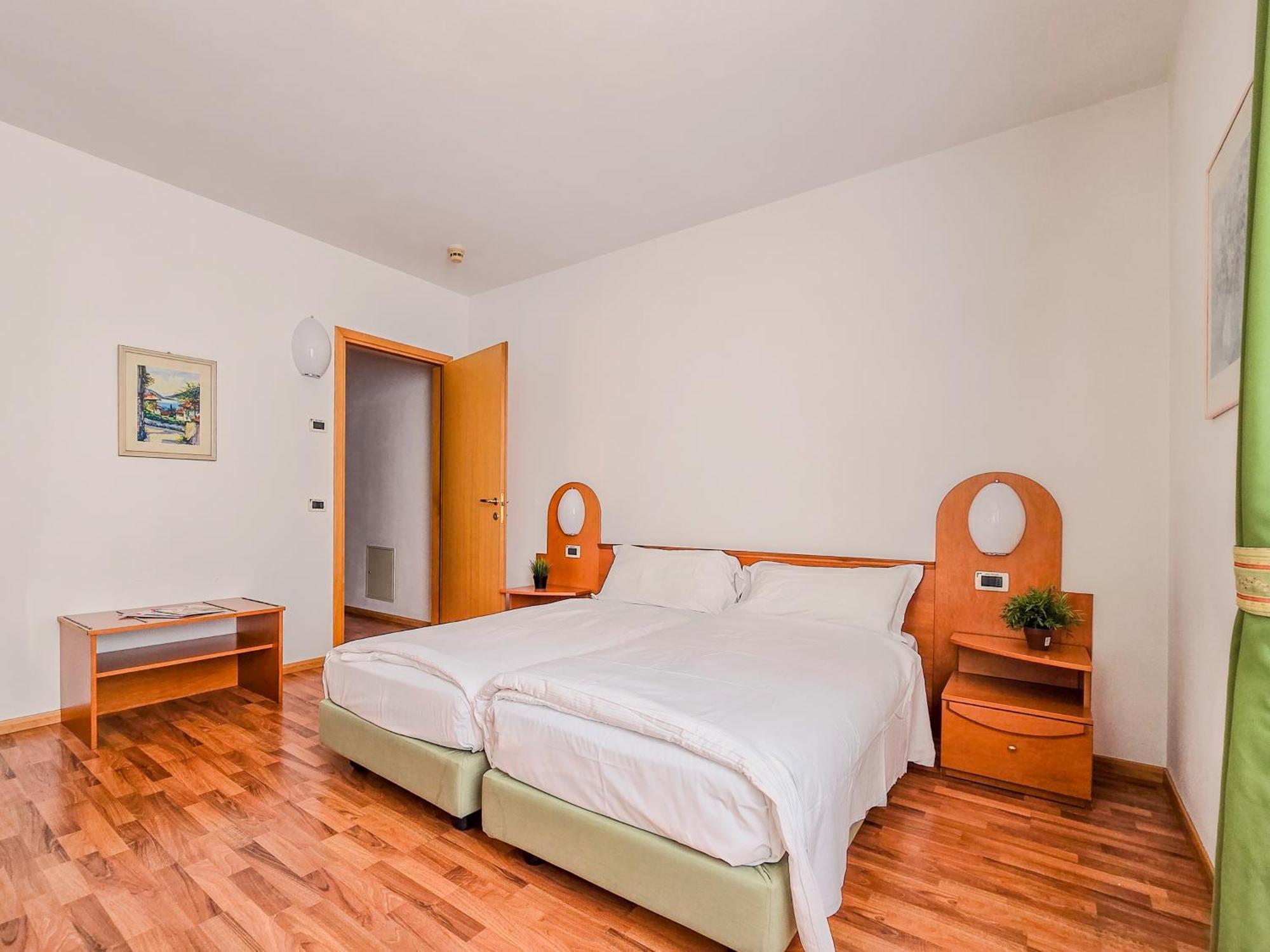 Aparthotel Englovacanze Riva del Garda Eksteriør billede