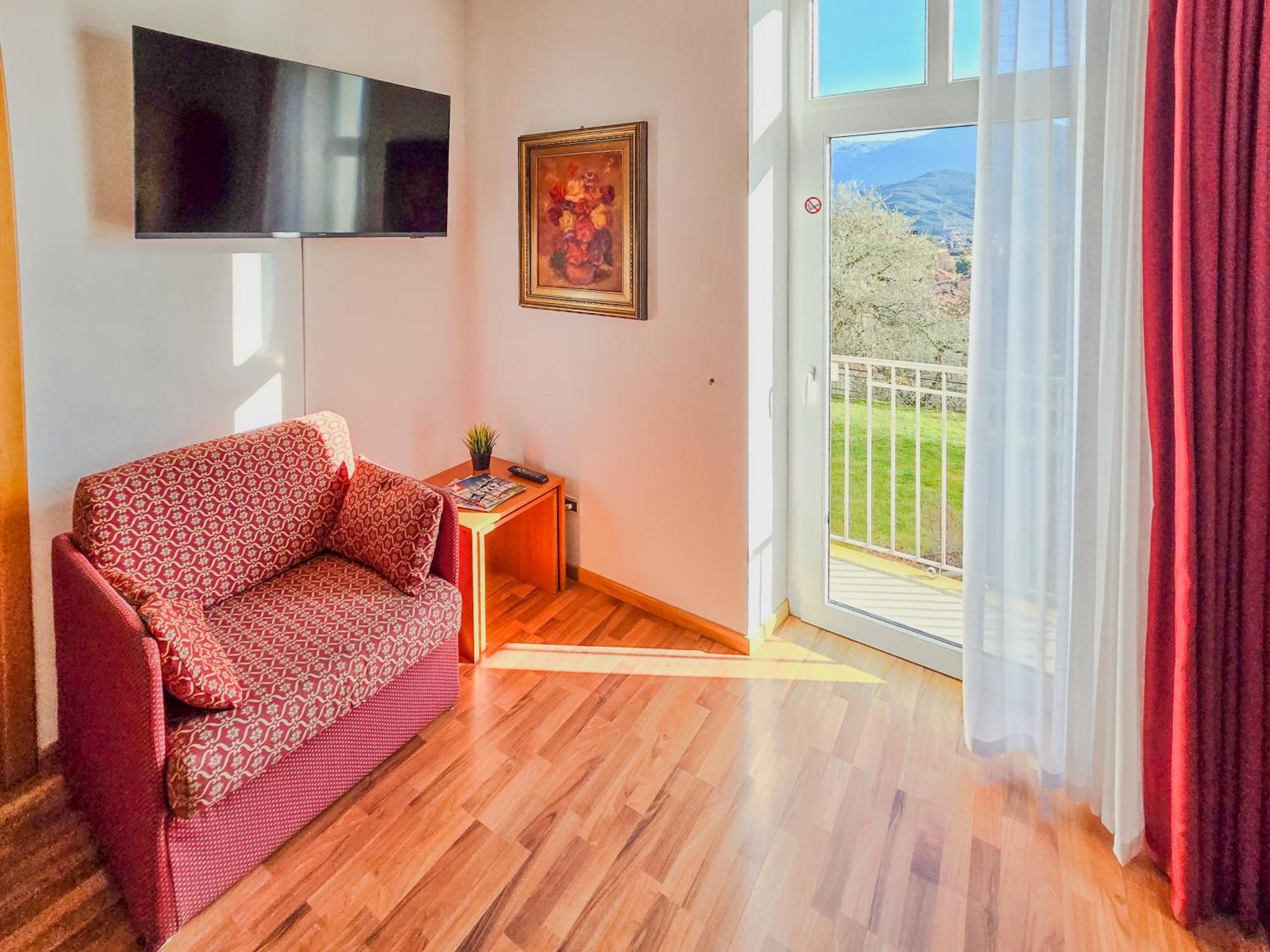 Aparthotel Englovacanze Riva del Garda Eksteriør billede